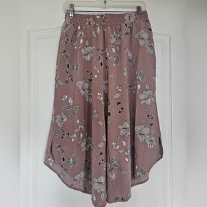 LOGO by Lori Goldstein Capri Pants Floral Pattern Muted Purple White Womens 4